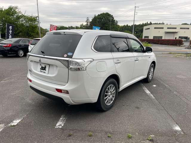 Mitsubishi Outlander PHEV 11