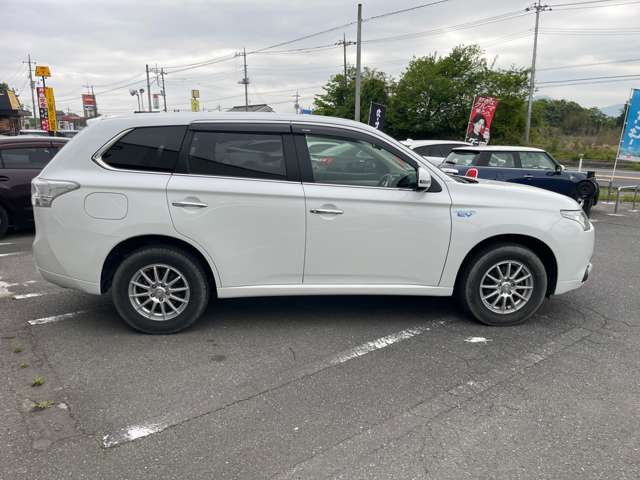 Mitsubishi Outlander PHEV 10