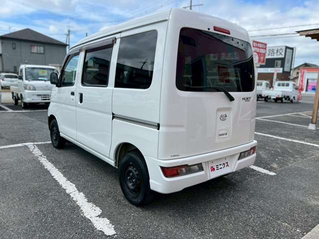 Daihatsu Hijet Cargo 5