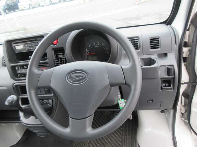 Daihatsu Hijet Deck Van 11