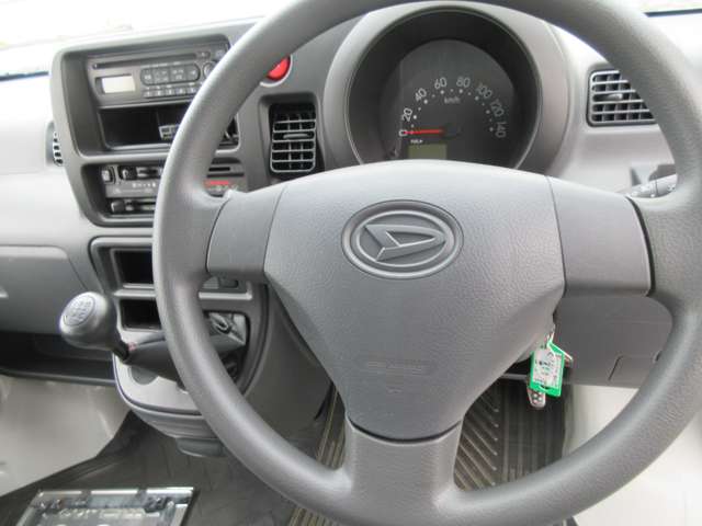 Daihatsu Hijet Deck Van 12