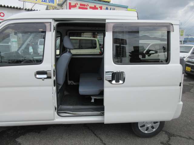 Daihatsu Hijet Deck Van 9