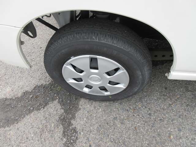 Daihatsu Hijet Deck Van 10