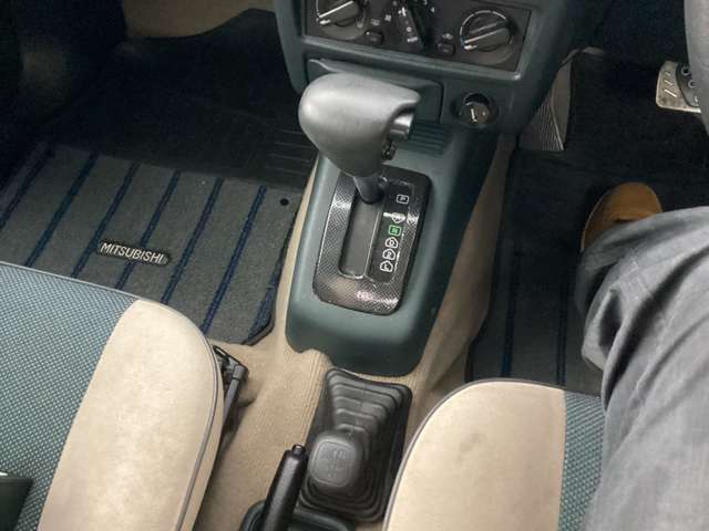 Mitsubishi Pajero Mini 12