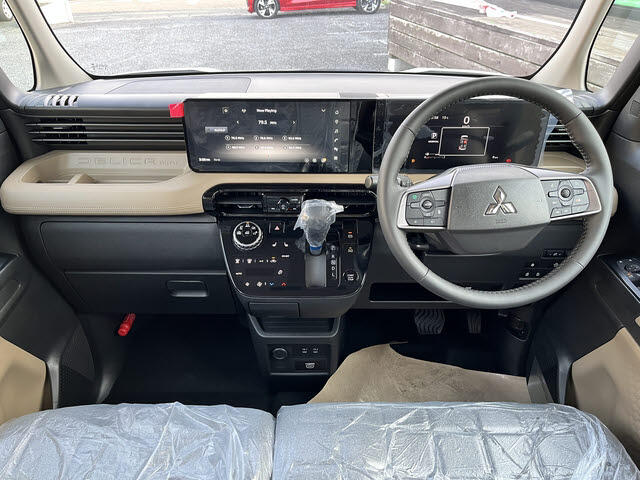 Mitsubishi Delica Mini 3