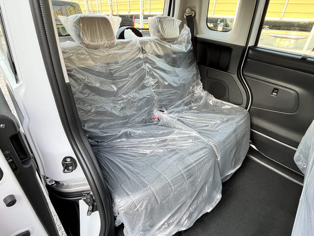 Mitsubishi Delica Mini 8