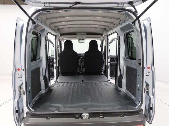 Daihatsu Hijet Cargo 3