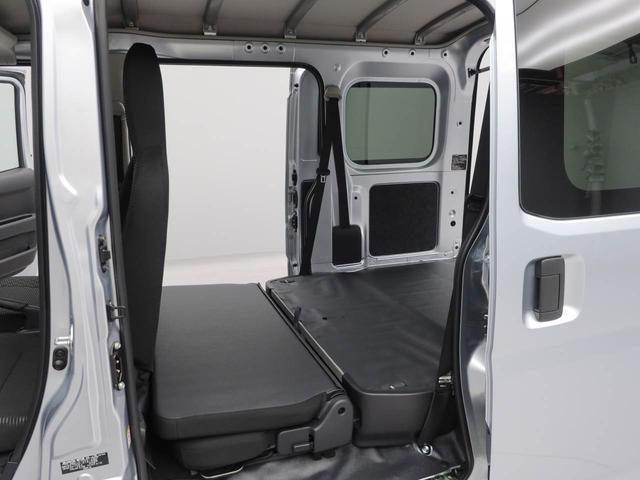 Daihatsu Hijet Cargo 4