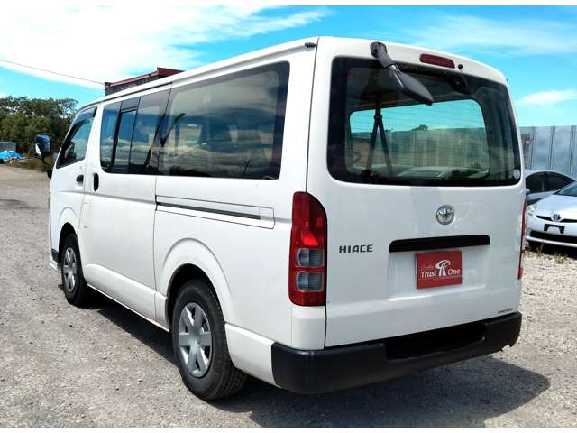 Toyota Hiace Van 6