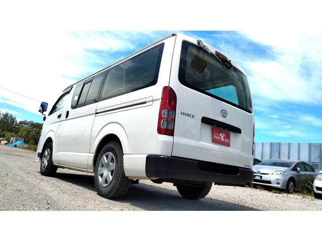 Toyota Hiace Van 8