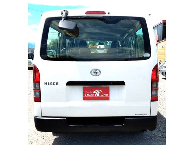 Toyota Hiace Van 9
