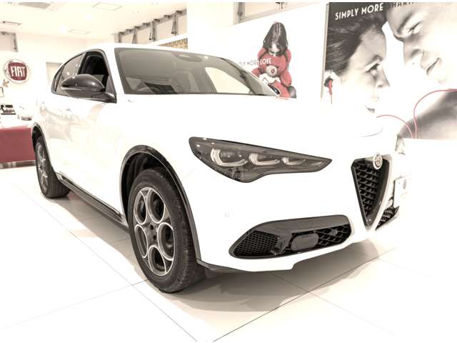 Alfa Romeo Stelvio 4