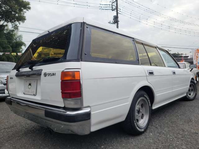 Toyota Crown Van 2