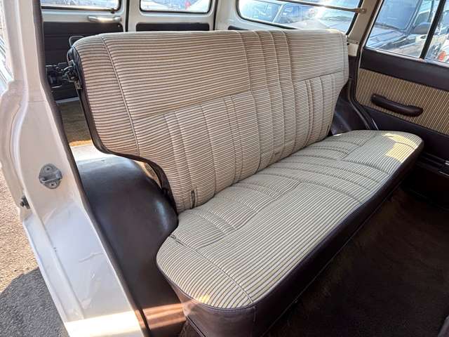 Toyota Land Cruiser 60 3