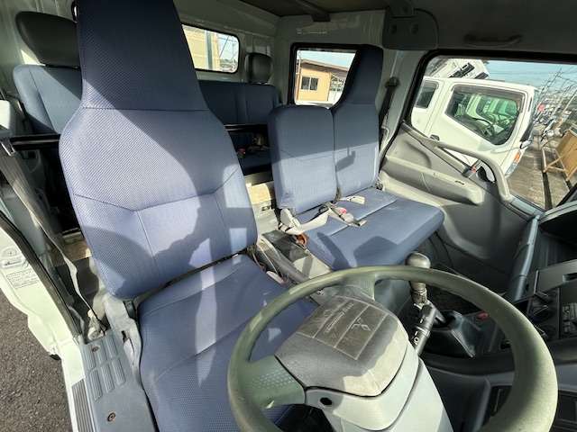 Mitsubishi Fuso Canter 4