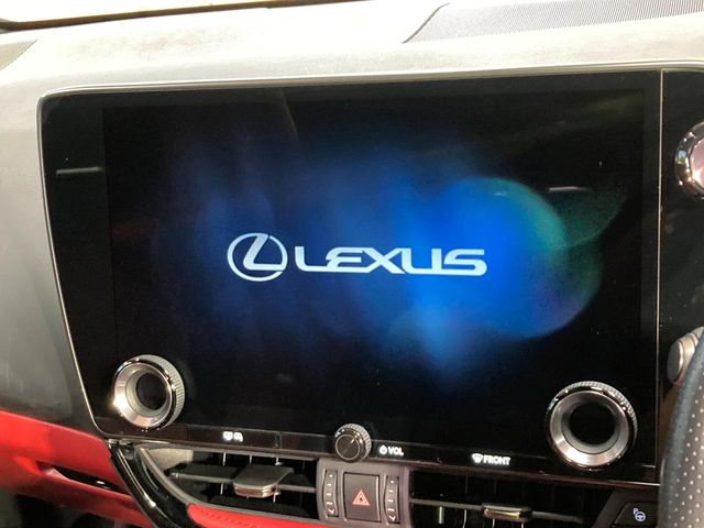 Lexus NX 4