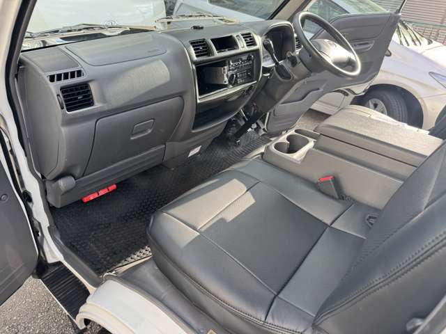 Mazda Bongo Truck 5