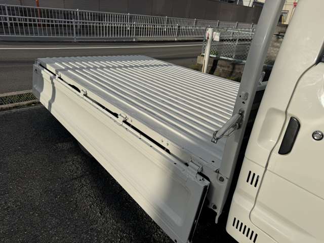 Mazda Bongo Truck 9