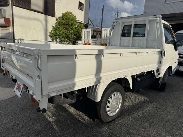 Mazda Bongo Truck 10