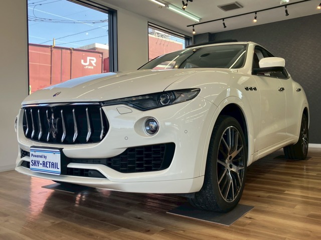 Maserati Levante 8