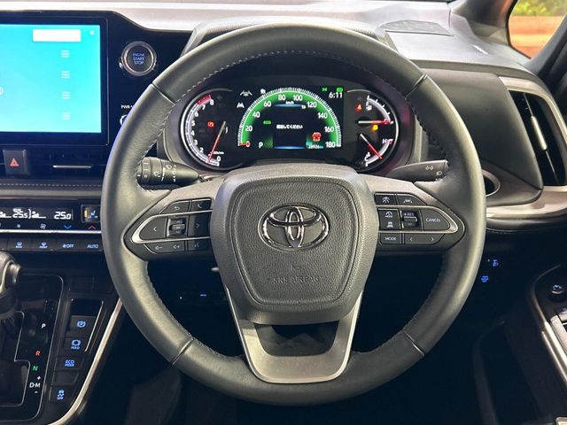 Toyota Voxy 12