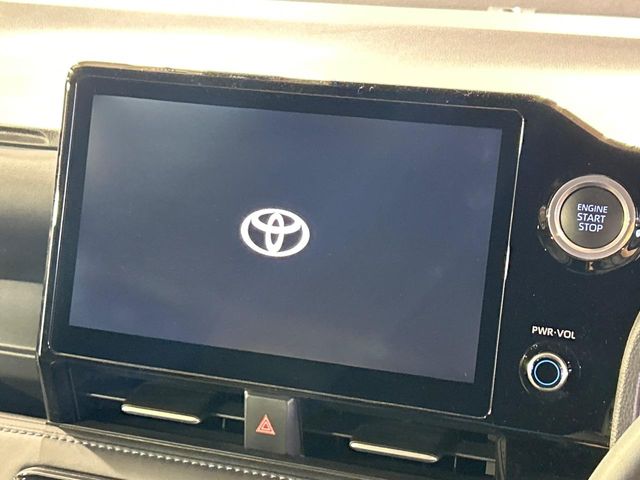 Toyota Voxy 3