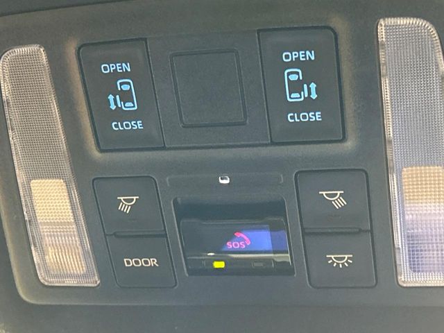 Toyota Voxy 6