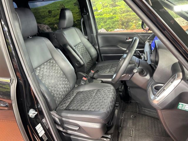 Toyota Voxy 8