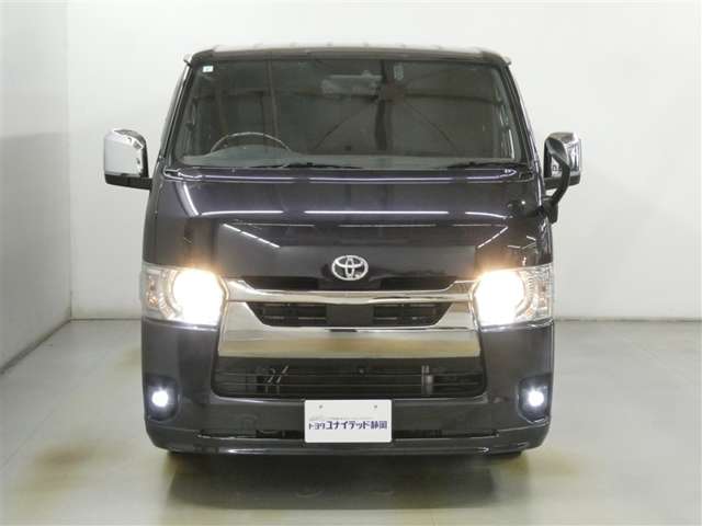 Toyota Hiace Van 3