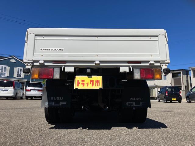 Isuzu Elf 12
