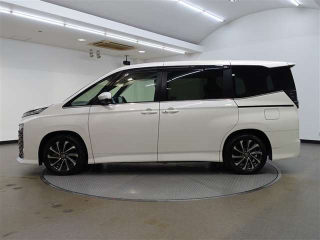 Toyota Voxy 7
