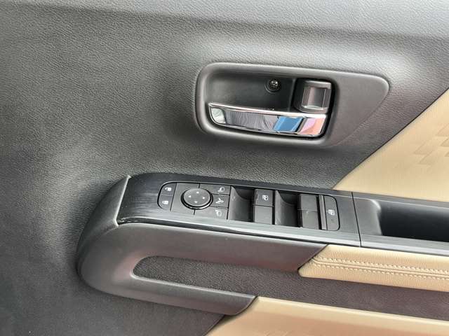 Mitsubishi Delica Mini 12