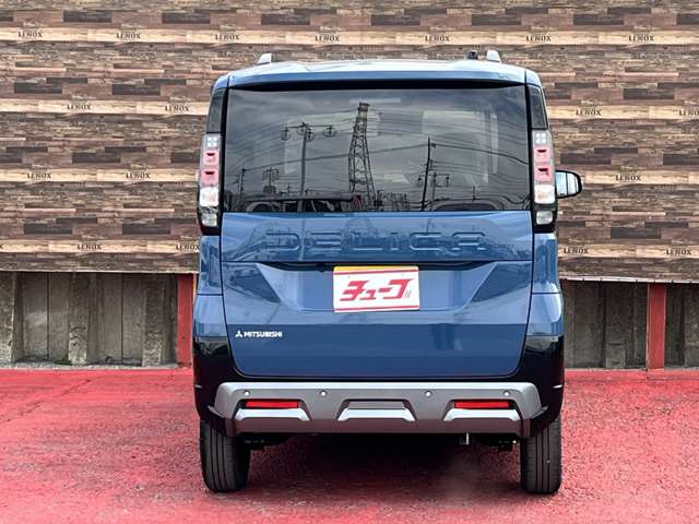 Mitsubishi Delica Mini 6