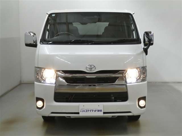 Toyota Hiace Van 3