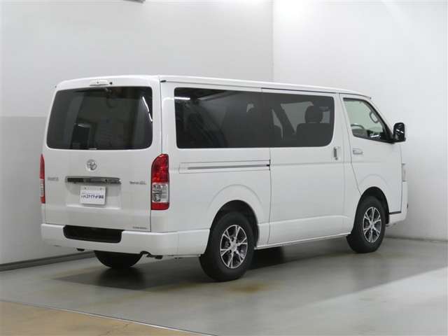 Toyota Hiace Van 5