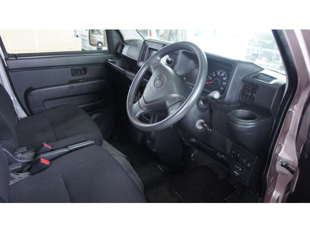 Daihatsu Hijet Deck Van 11