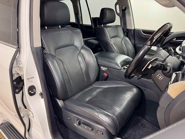 Lexus LX 5