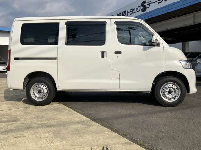 Toyota Town Ace Van 11