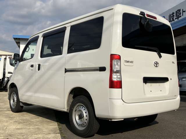 Toyota Town Ace Van 8