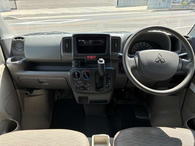 Mitsubishi Minicab Van 2
