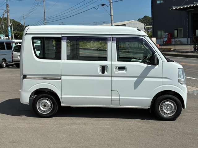 Mitsubishi Minicab Van 6
