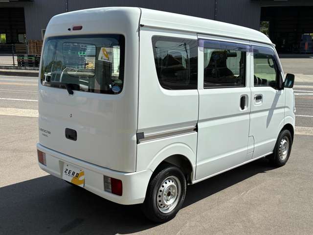 Mitsubishi Minicab Van 7