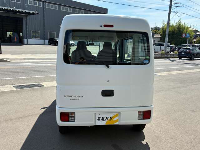 Mitsubishi Minicab Van 8