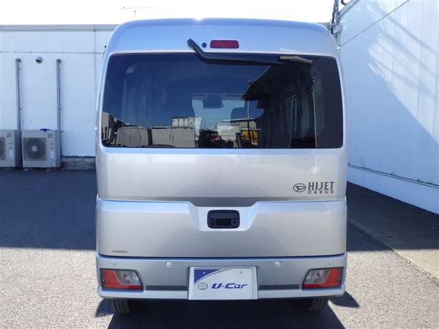 Daihatsu Hijet Cargo 12