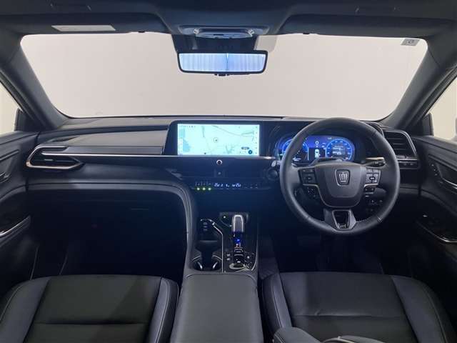 Toyota Crown Sport 11