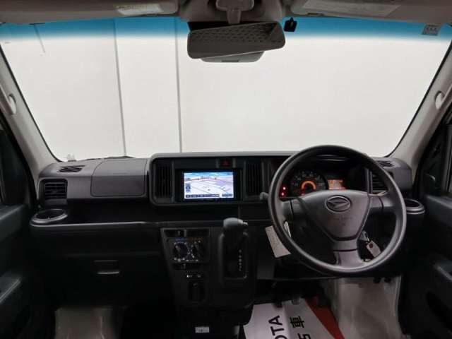 Daihatsu Hijet Cargo 12