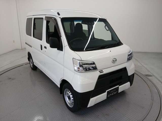 Daihatsu Hijet Cargo 3