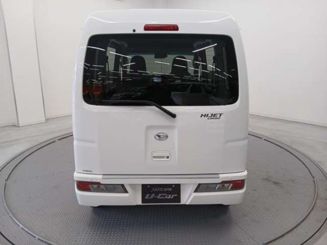 Daihatsu Hijet Cargo 6
