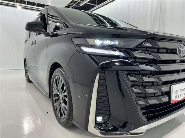 Toyota Vellfire 8