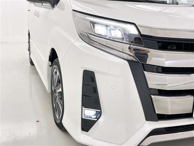 Toyota Noah 8